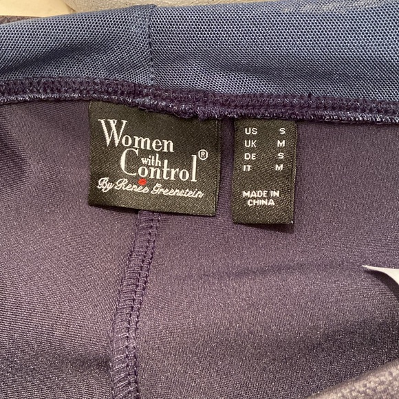 Women With Control Regular Tummy Control Faux Leather Leggings Navy S New - Picture 8 of 12